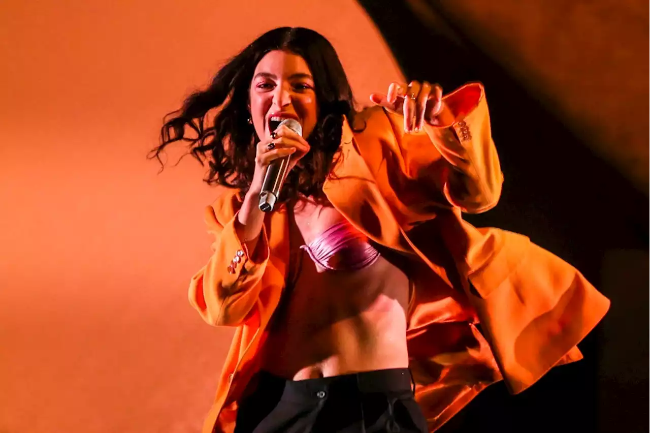 Review: Lorde shines like the sun during San Francisco concert