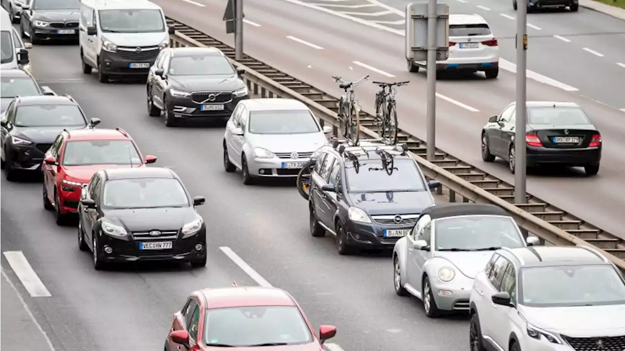 Verkehrschaos auf Berlins Autobahnen – Eine Stunde Stau