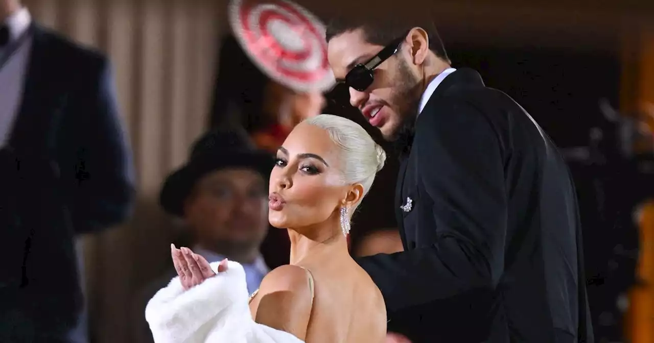 Kim Kardashian couldn't zip Marilyn Monroe gown and hid backside with fur shawl