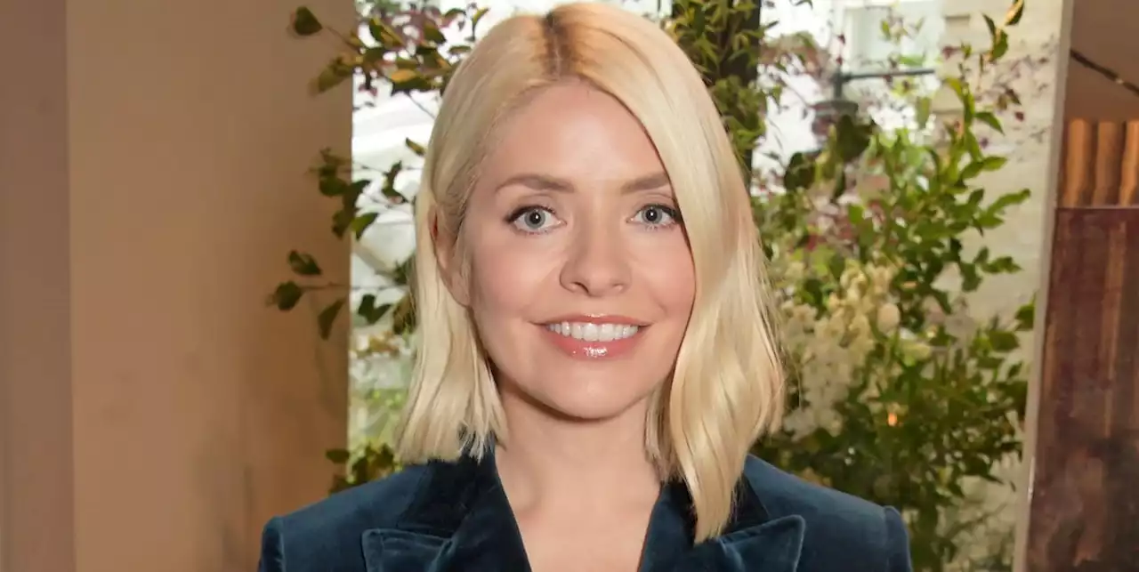 Holly Willoughby looks so chic in green Jigsaw midi skirt on This Morning