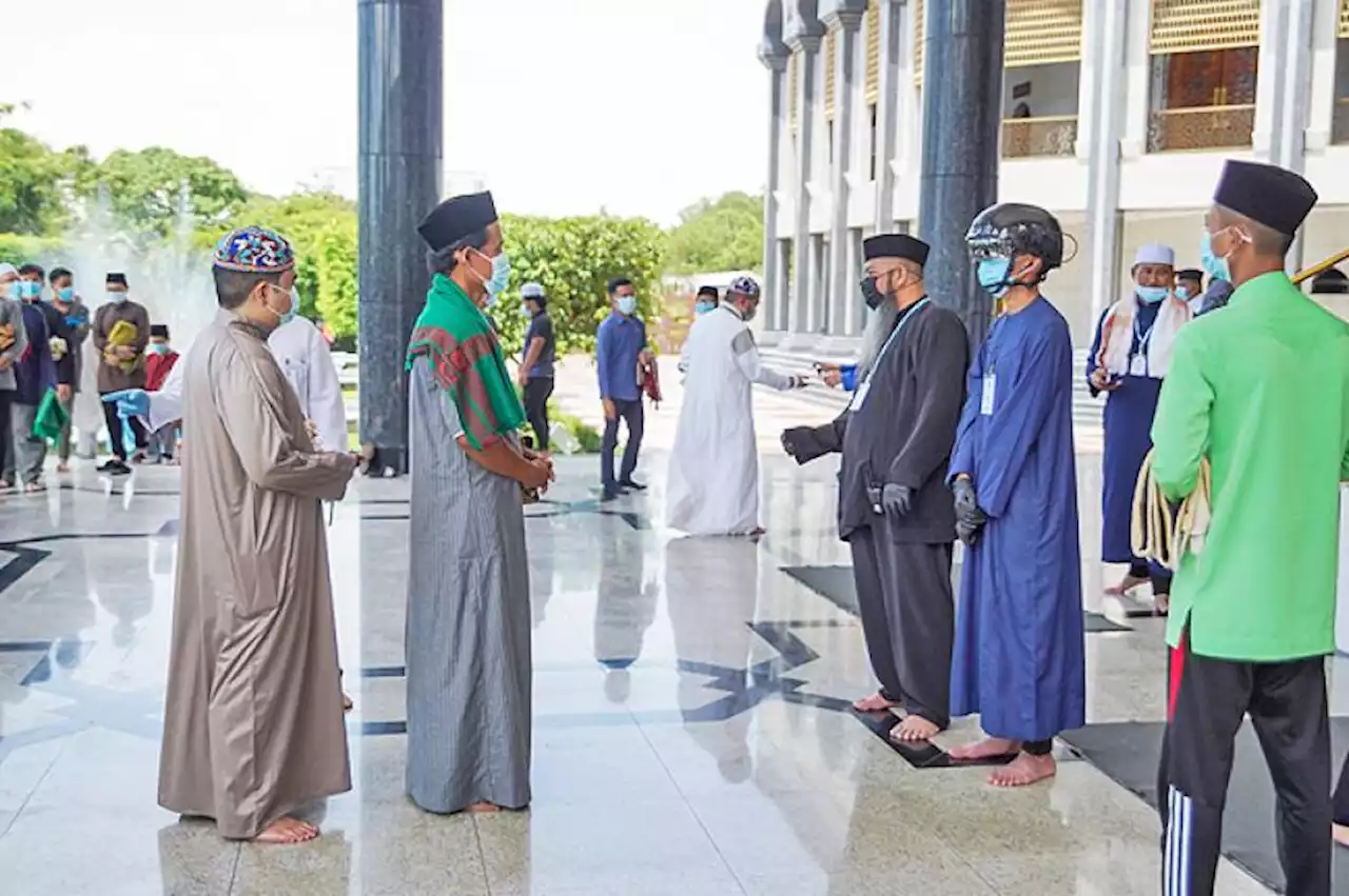 Brunei Longgarkan Aturan Shalat di Masjid |Republika Online