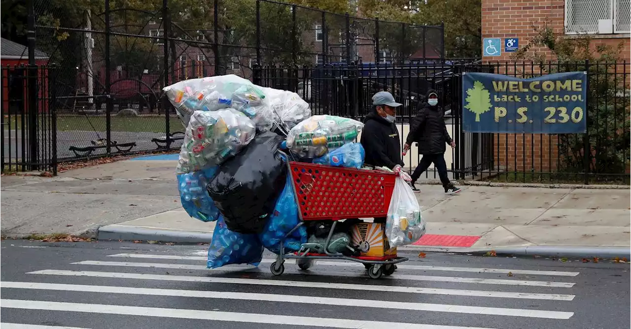 U.S. plastic recycling rate drops to close to 5% - report