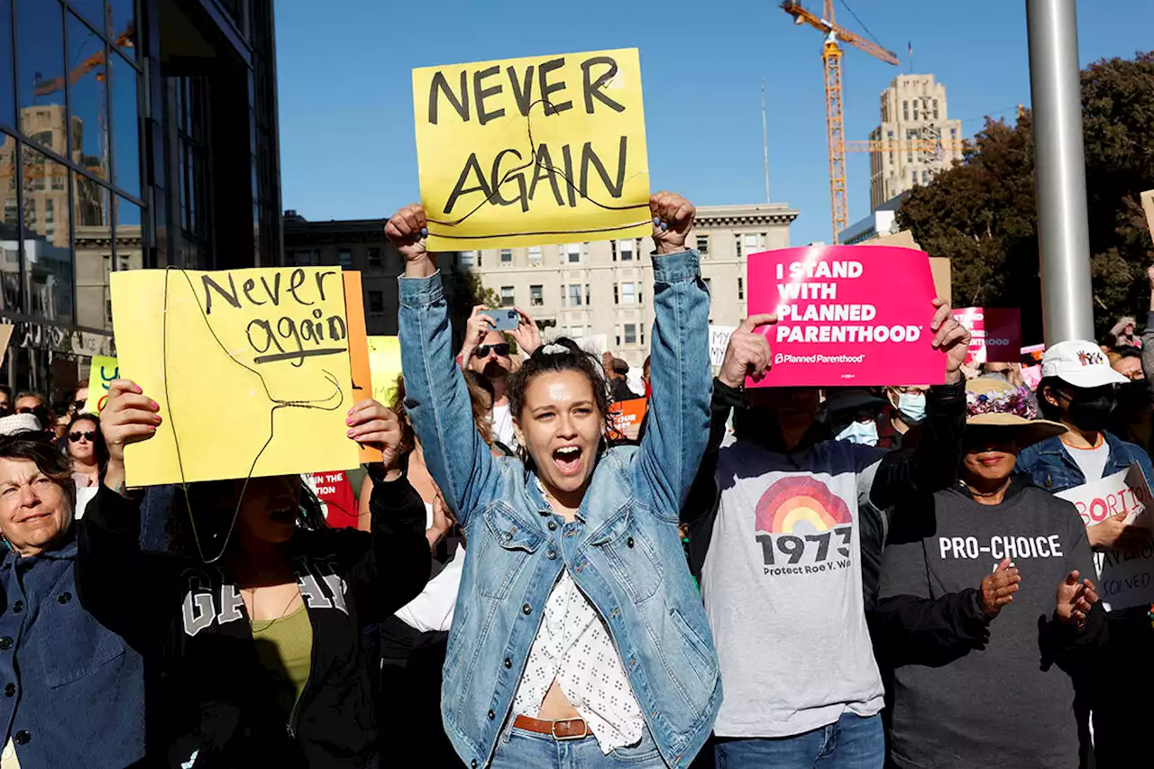 Hundreds rally in S.F. supporting Roe v. Wade - The San Francisco Examiner