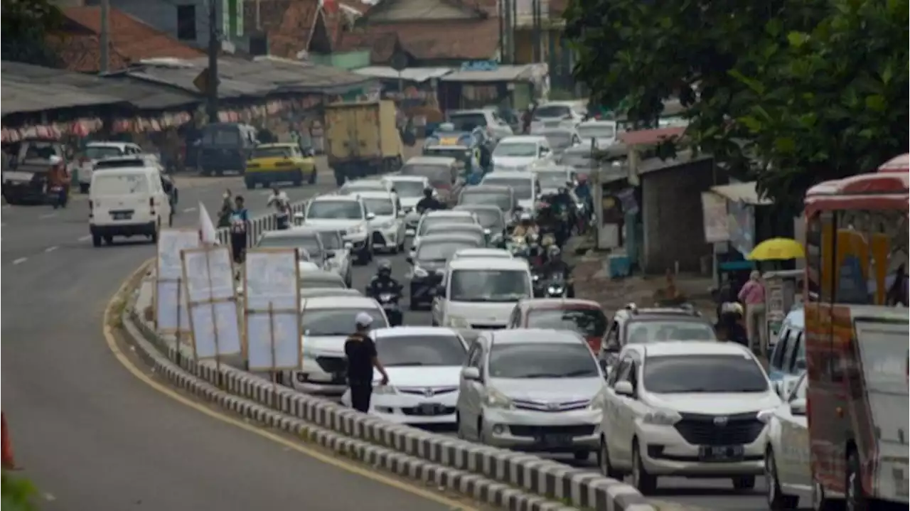 Arus Mudik di Nagreg Masih Padat Pada H+1 Lebaran 2022