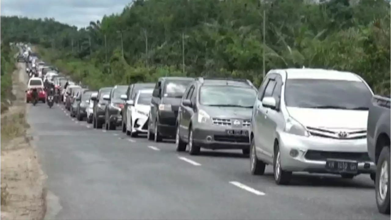 Pintu Masuk Kawasan Wisata Pantai Bogam Raya di Kotawaringin Barat Macet Hingga 5 Kilometer