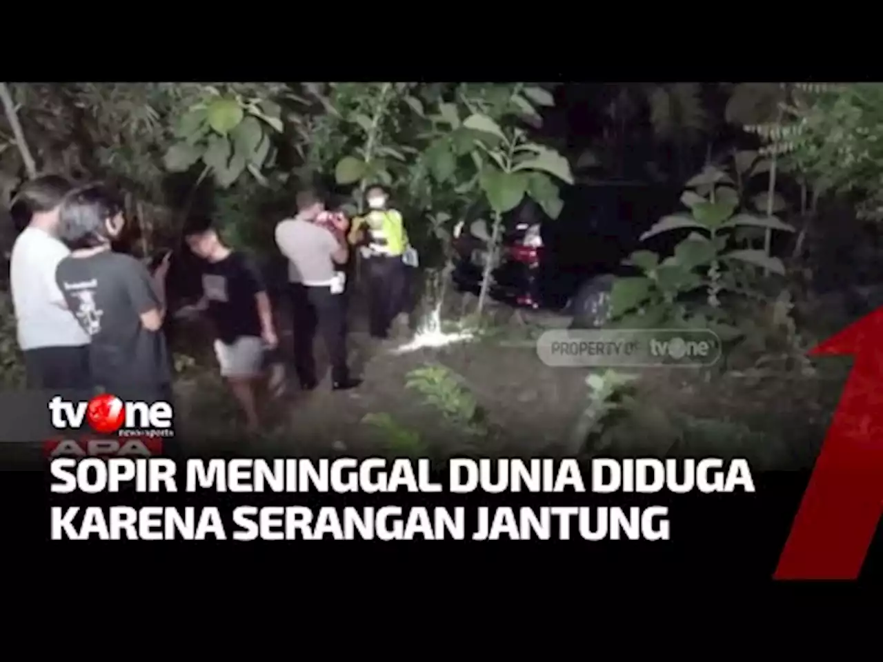 Sopir Mengalami Serangan Jantung, Avanza Terperosok di Jalan Raya Ngawi Caruban - tvOne