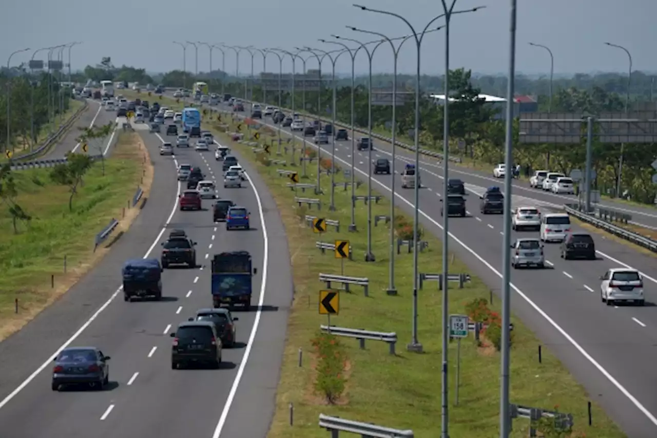 One Way dan Contra Flow di Tol, Ini Alternatif ke Cirebon dan Jateng | Ekonomi - Bisnis.com