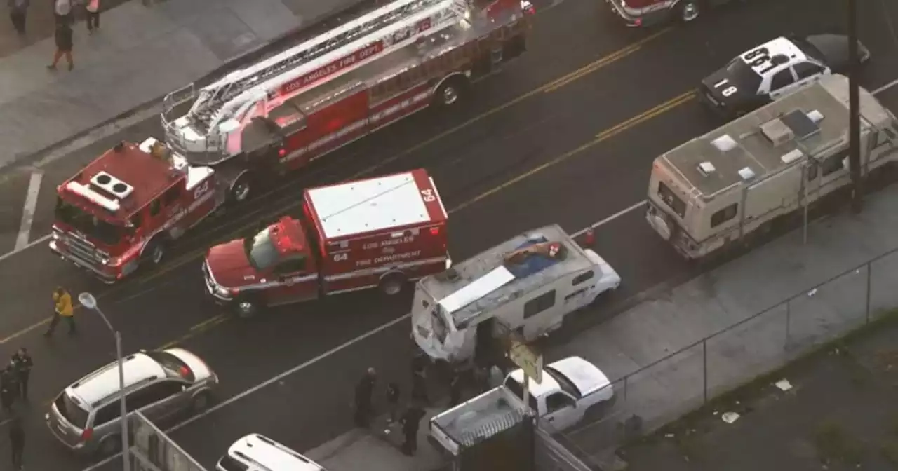 Authorities investigating fatal shooting in South Los Angeles