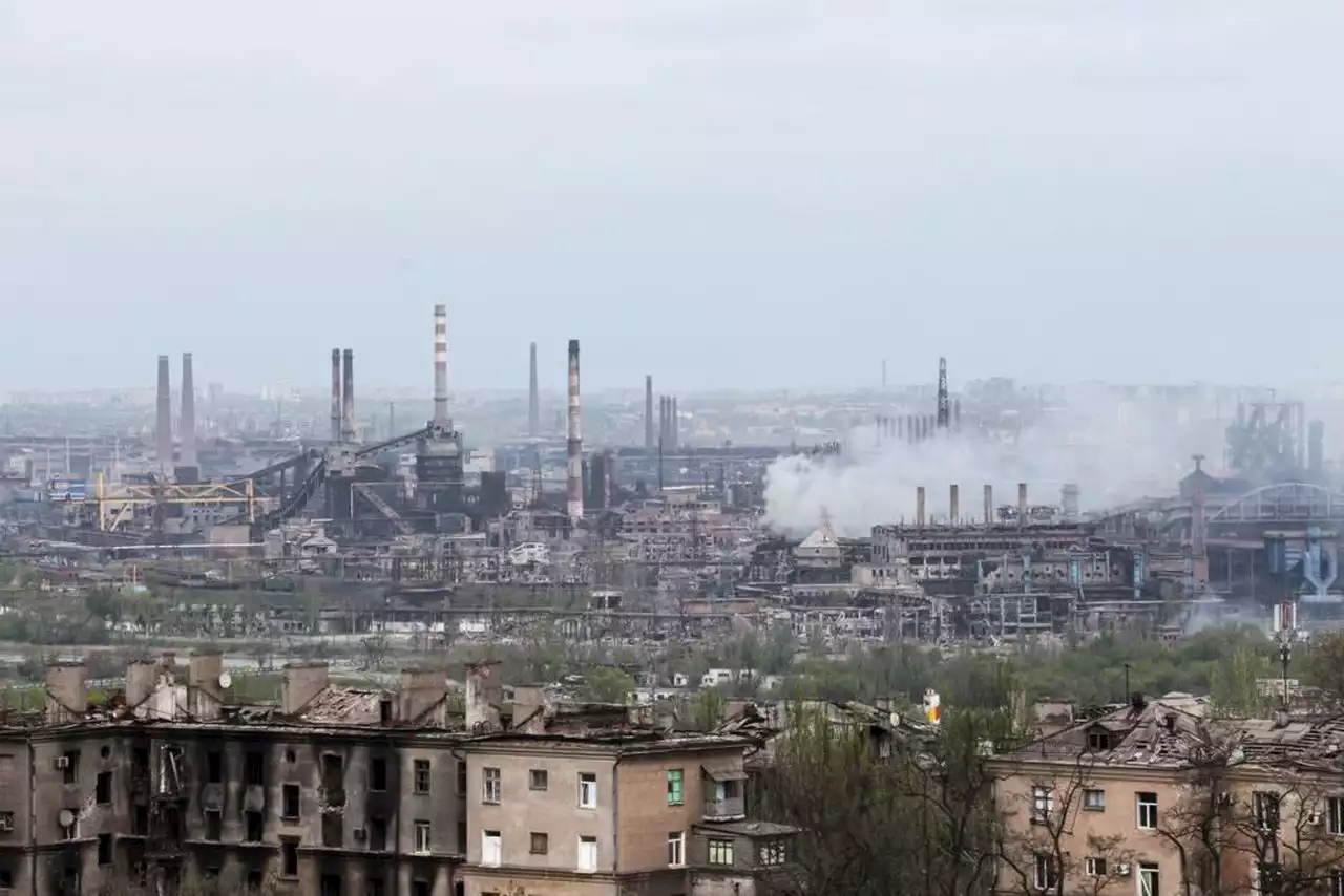 Ukrainian fighters trapped in steel mill refuse to surrender to Russians