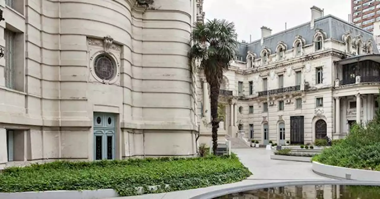 C�mo comer en un palacio de estilo europeo pero en Buenos Aires: es posible y barato