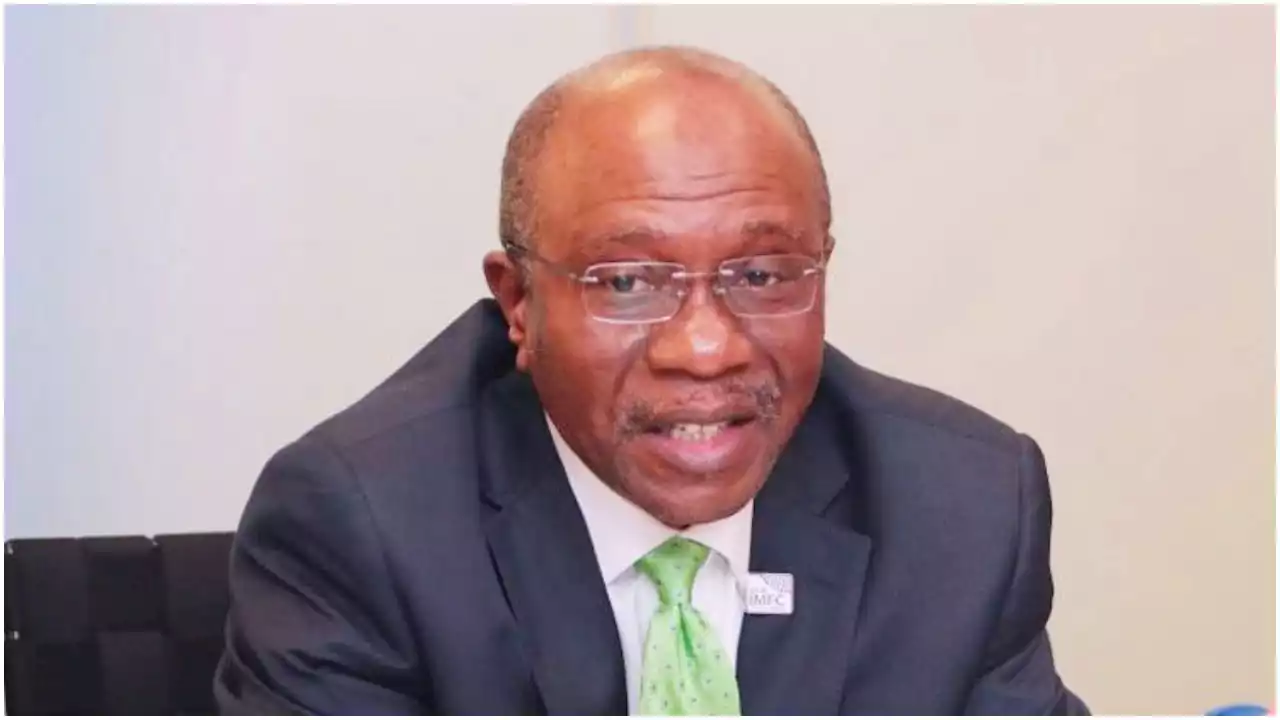 2023: Emefiele must resign - Nigerians react to CBN Gov picking APC nomination form