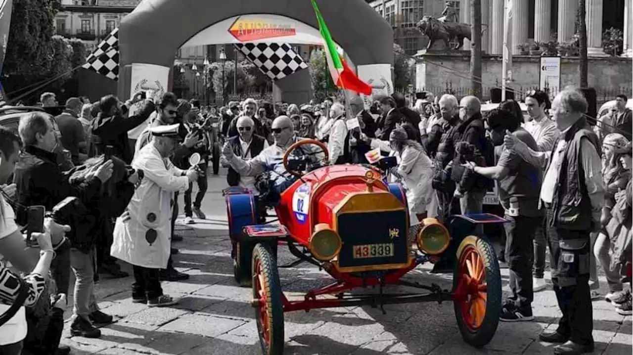 Giro di Sicilia, 200 auto storiche mitiche in strada- Video Gazzetta.it