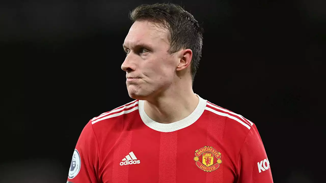 Jarang Tampil, Phil Jones & Eric Bailly Siap Tinggalkan Manchester United | Goal.com