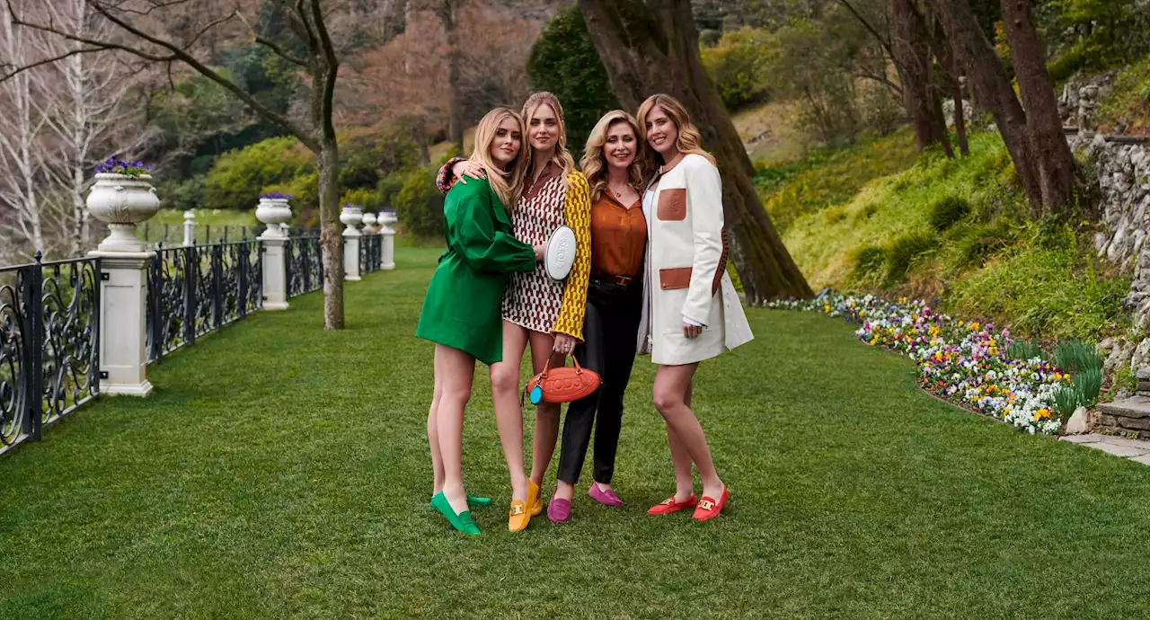 Tod's (ri)lancia il 'Gommino' insieme a Chiara Ferragni, mamma Marina e sorelle