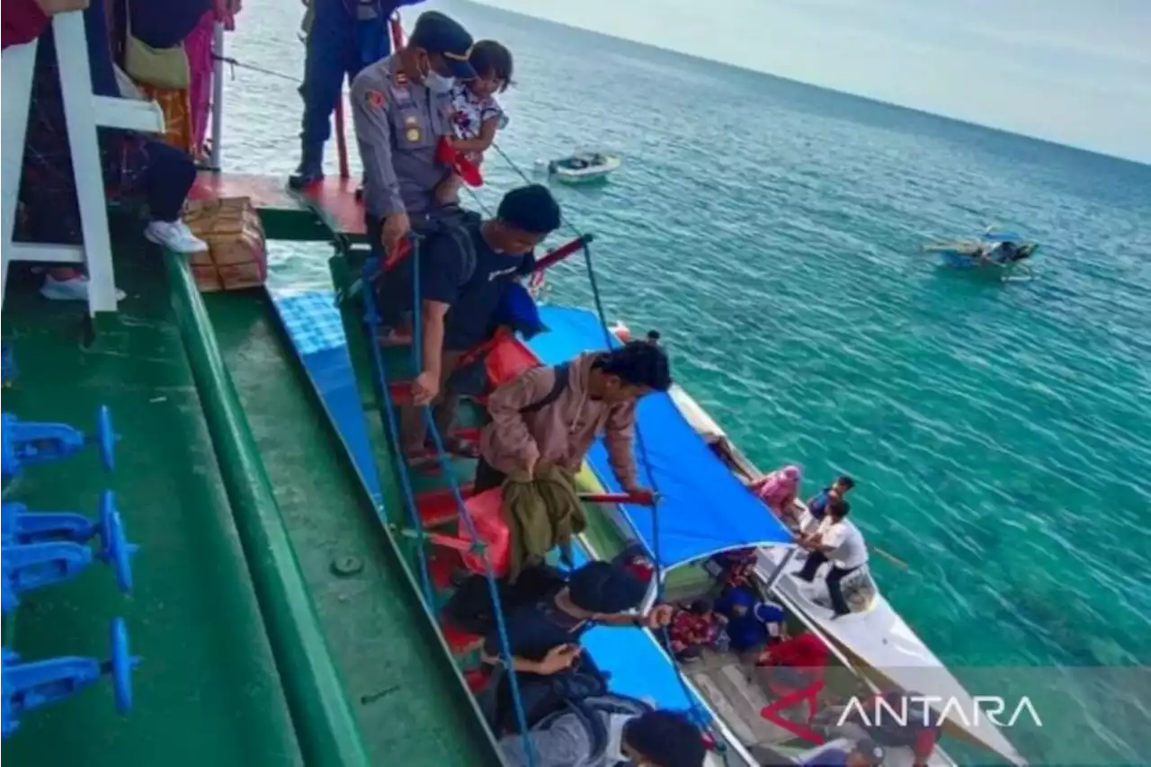 Tabrak Karang, Kapal Penumpang Kandas di Perairan Sumenep, Angkut 434 Orang