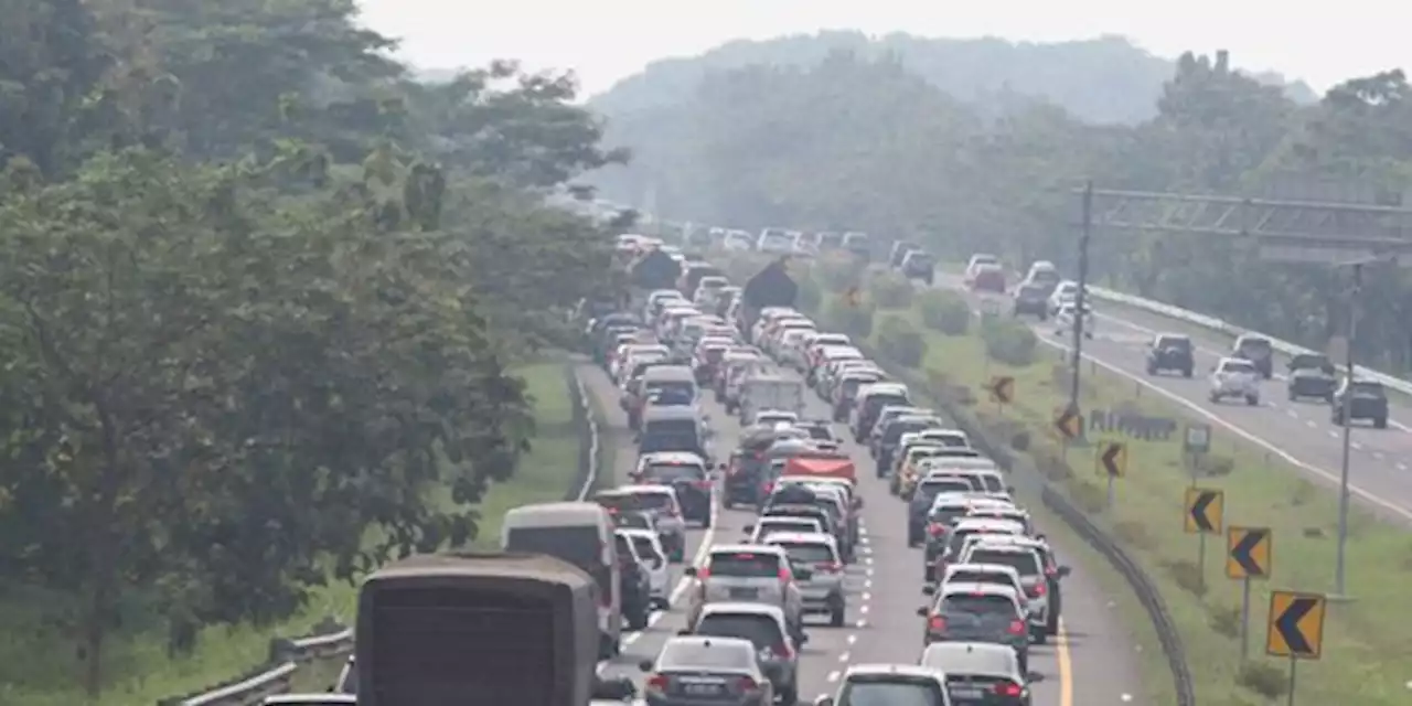 Urai Volume Kendaraan, Polisi Tutup Tol Cikampek dari Arah Dalam Kota dan Priok | merdeka.com