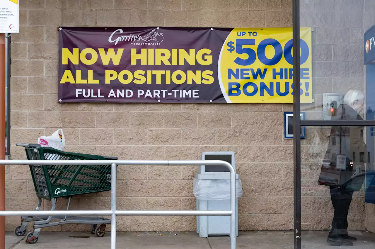 US Hiring Likely Kept Up Strong Streak in April Despite Inflation