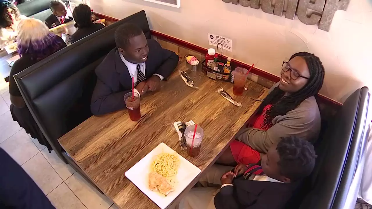 Fort Worth Mothers Enjoy Dinner With Sons