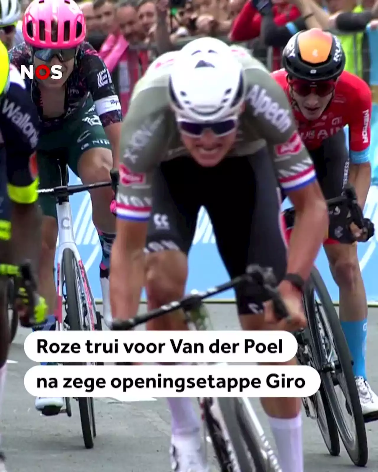 Eerste roze trui voor Van der Poel na zege openingsetappe Giro d'Italia