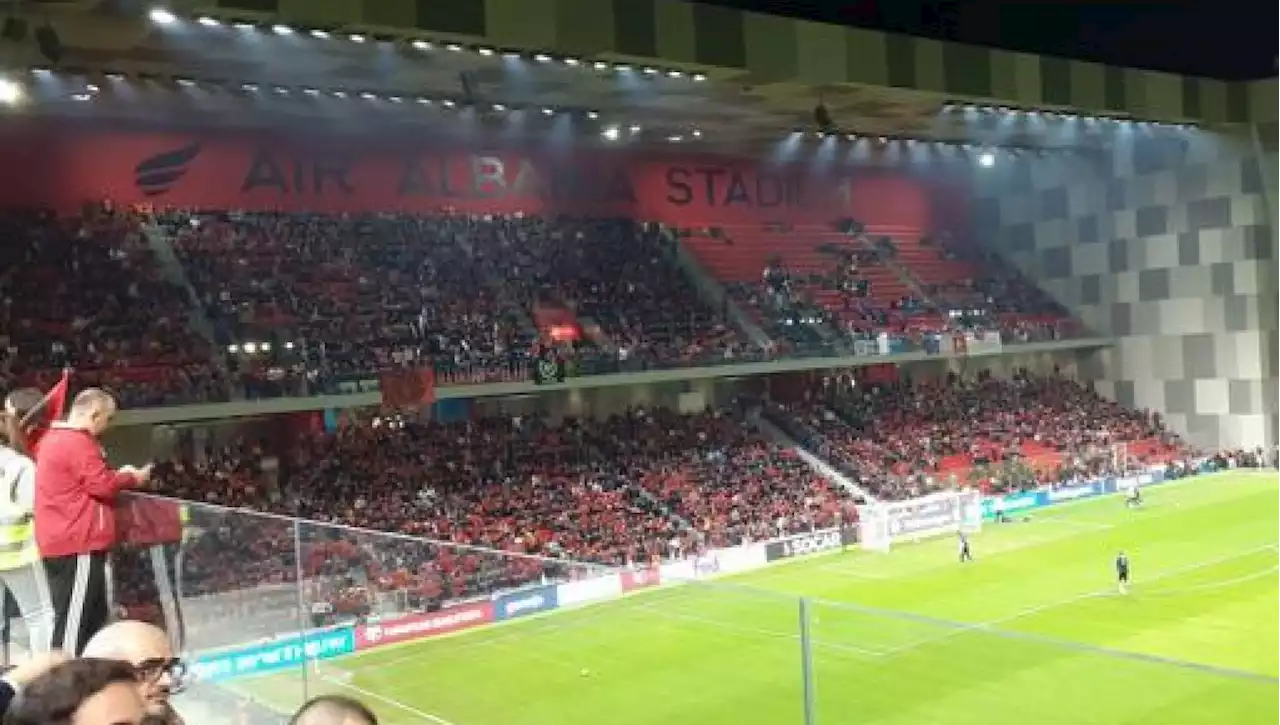 La National Arena di Tirana, il 'piccolo' stadio che sembra un grattacielo dove la Roma vuole fare la storia