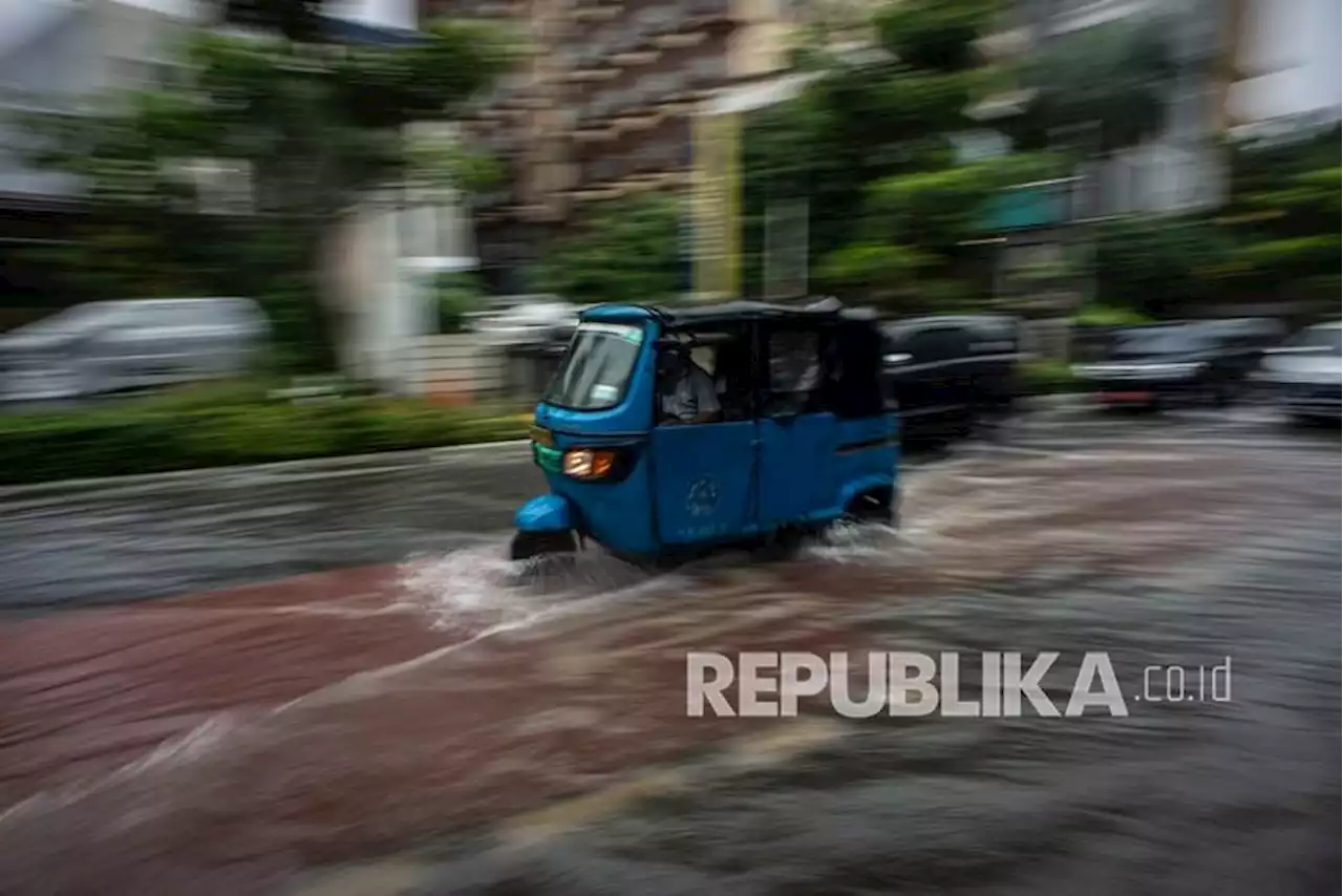 BMKG: Tiga Wilayah Jakarta Bakal Diguyur Hujan Hari Ini |Republika Online