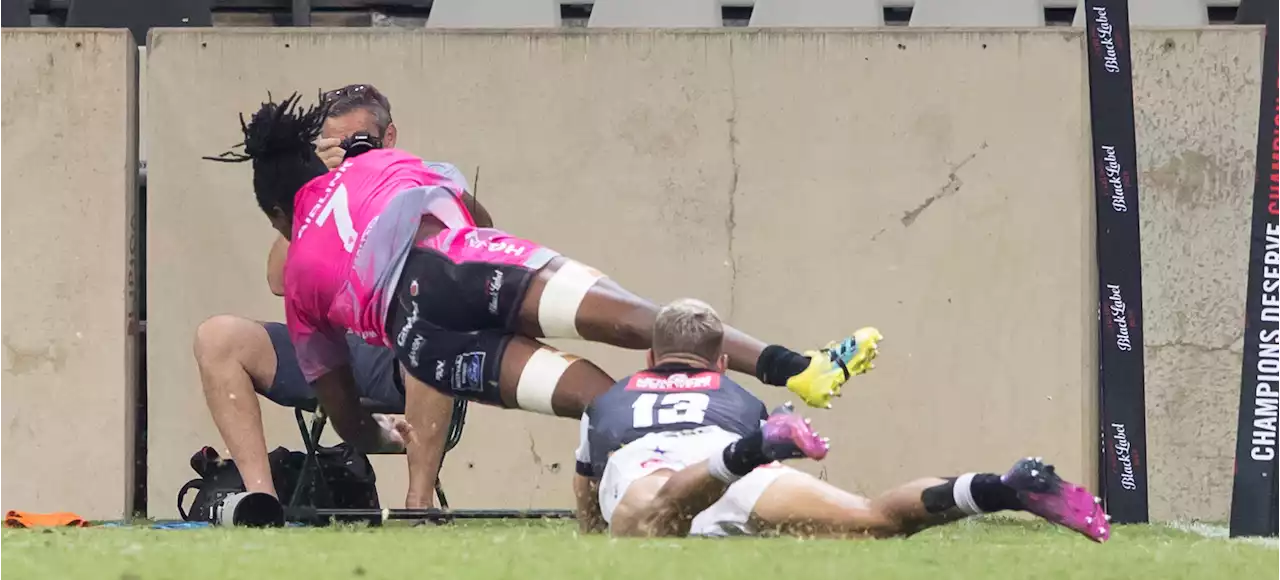 Pumas shock sluggish Sharks