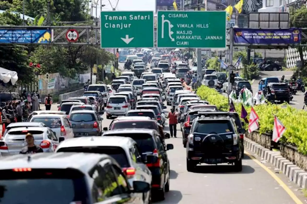 Libur Lebaran, Kawasan Puncak Bogor Dipadati Wisatawan