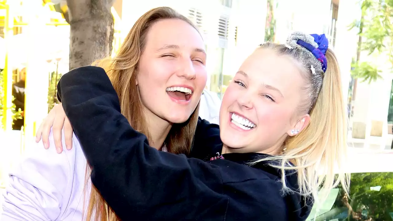 JoJo Siwa & GF Kylie Prew Are Back Together Again