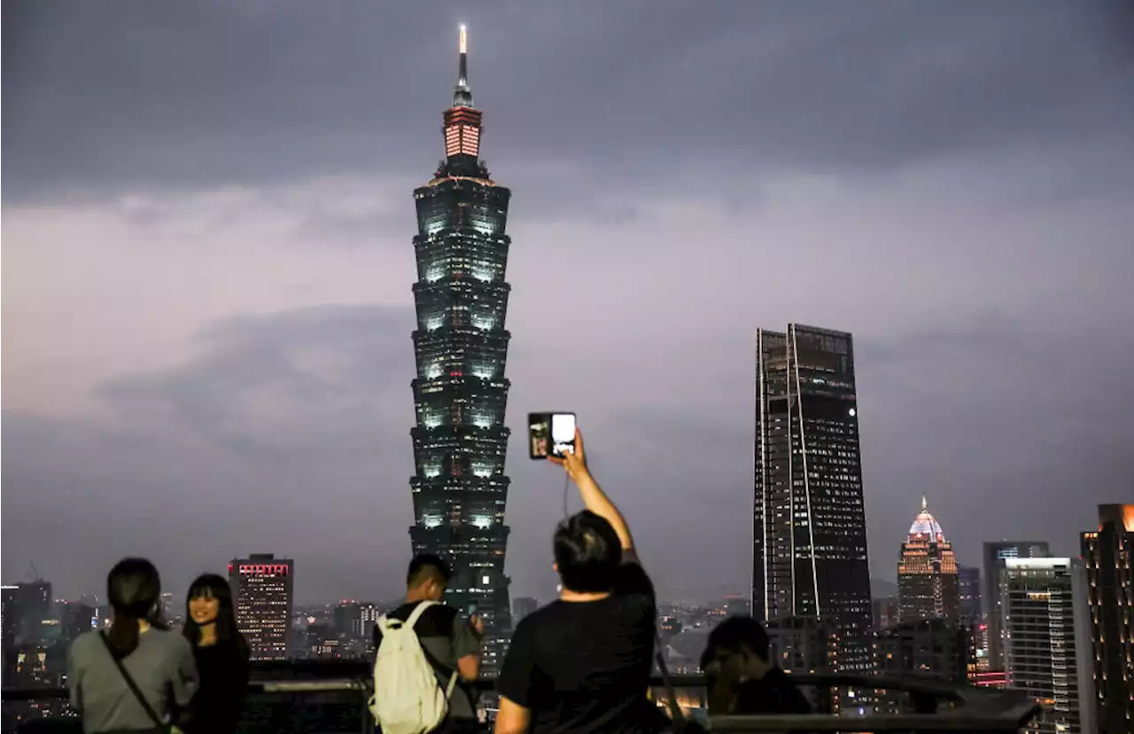 Taiwan Is Abandoning Its Zero-COVID Strategy