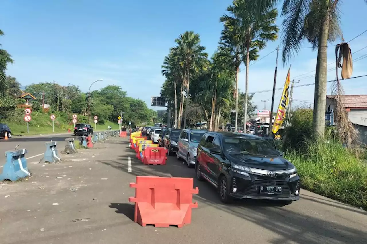 Jalur Jakarta menuju Puncak ditutup hingga pukul 12.00 WIB