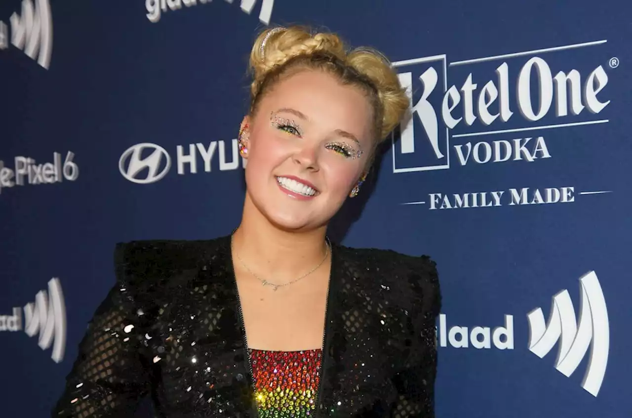 JoJo Siwa Confirms She & Kylie Prew Are Back Together Months After Breaking Up