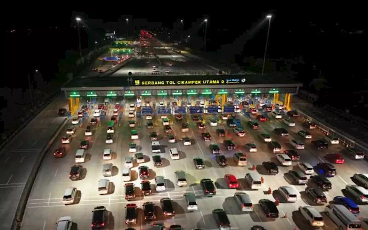Update Arus Balik, One Way Diberlakukan di Tol Semarang Sampai dengan Halim | Kabar24 - Bisnis.com