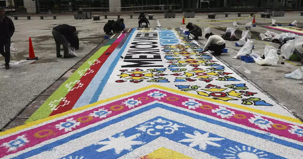 Mexican artisans travel to Chicago to create traditional carpets that adorn Daley Plaza: ‘We feel welcomed here’