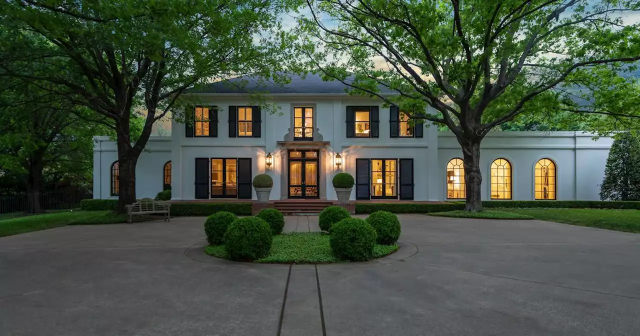 See a Dallas 1980′s home updated with a Los Angeles designer’s touch