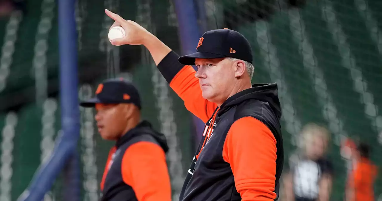 A.J. Hinch salutes Astros manager Dusty Baker for reaching milestone of 2,000 wins