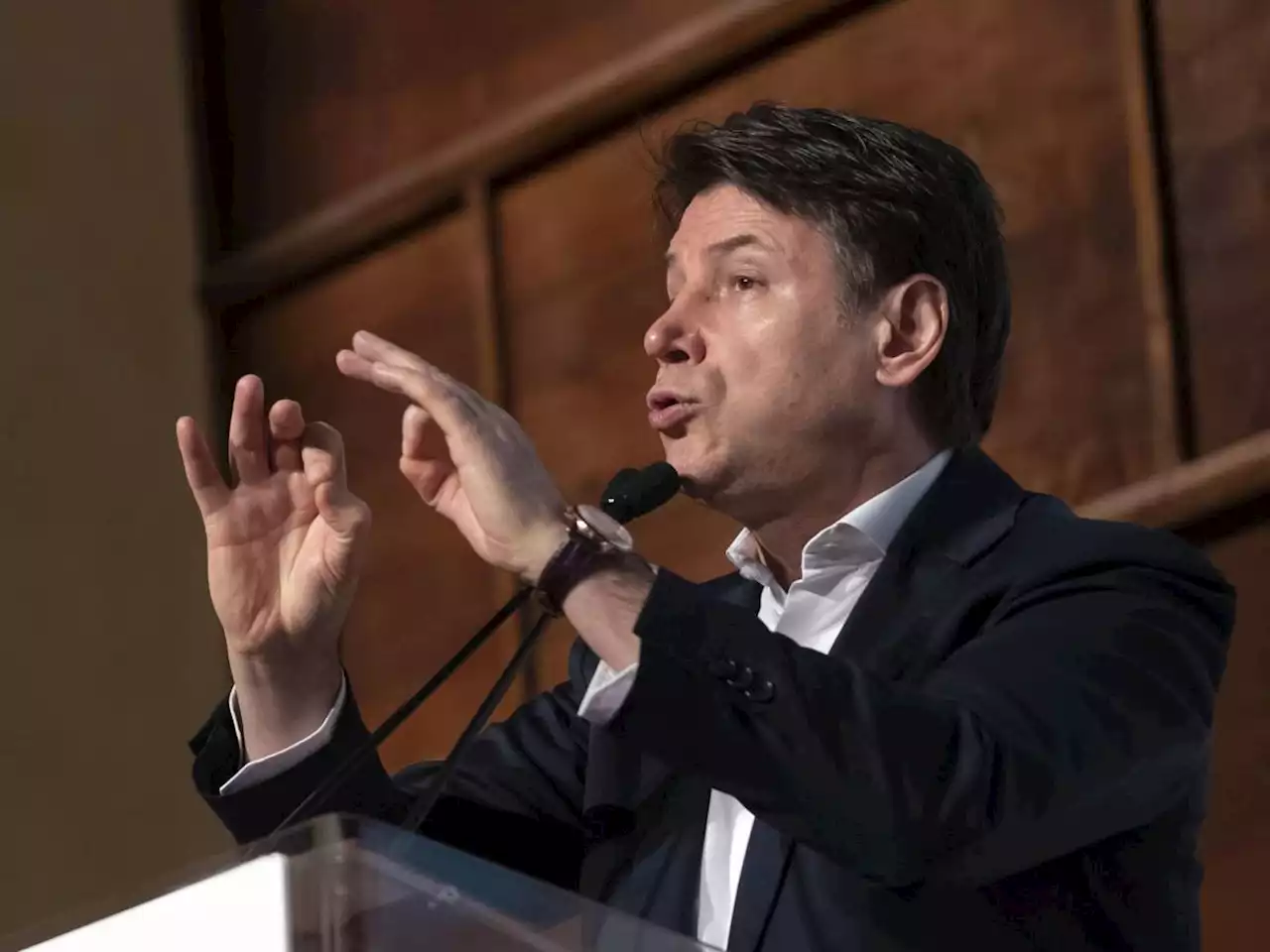 Conte rivendica il Superbonus. E su Draghi...