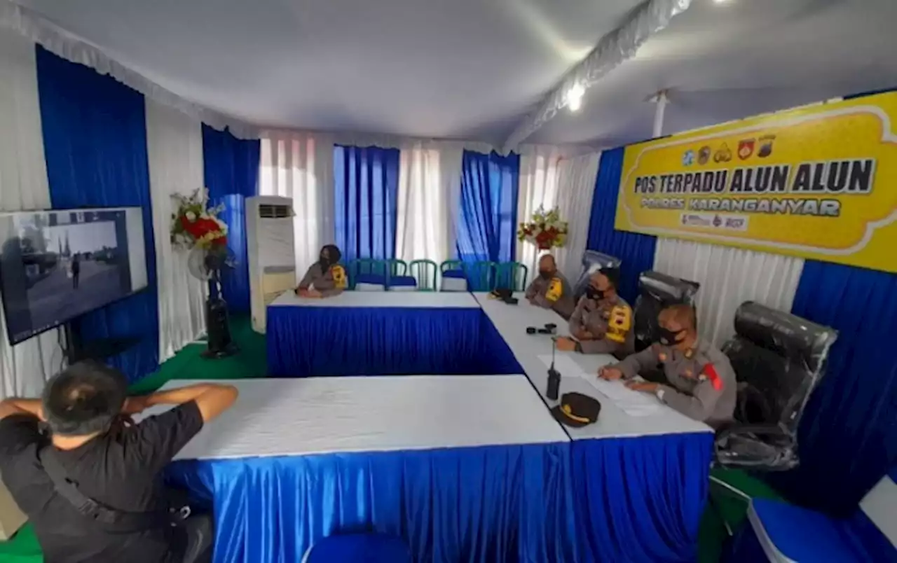 Jalur Wisata Tawangmangu Masih Padat, 10 Mobil Macet Kehabisan Kampas Kopling