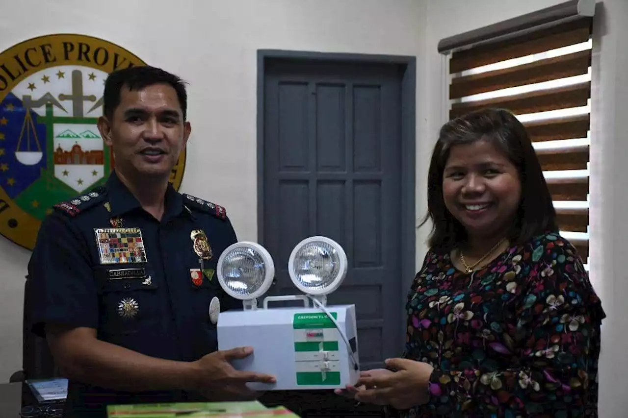 PAGPTD hands over emergency lights, solar flashlights to Bulacan police