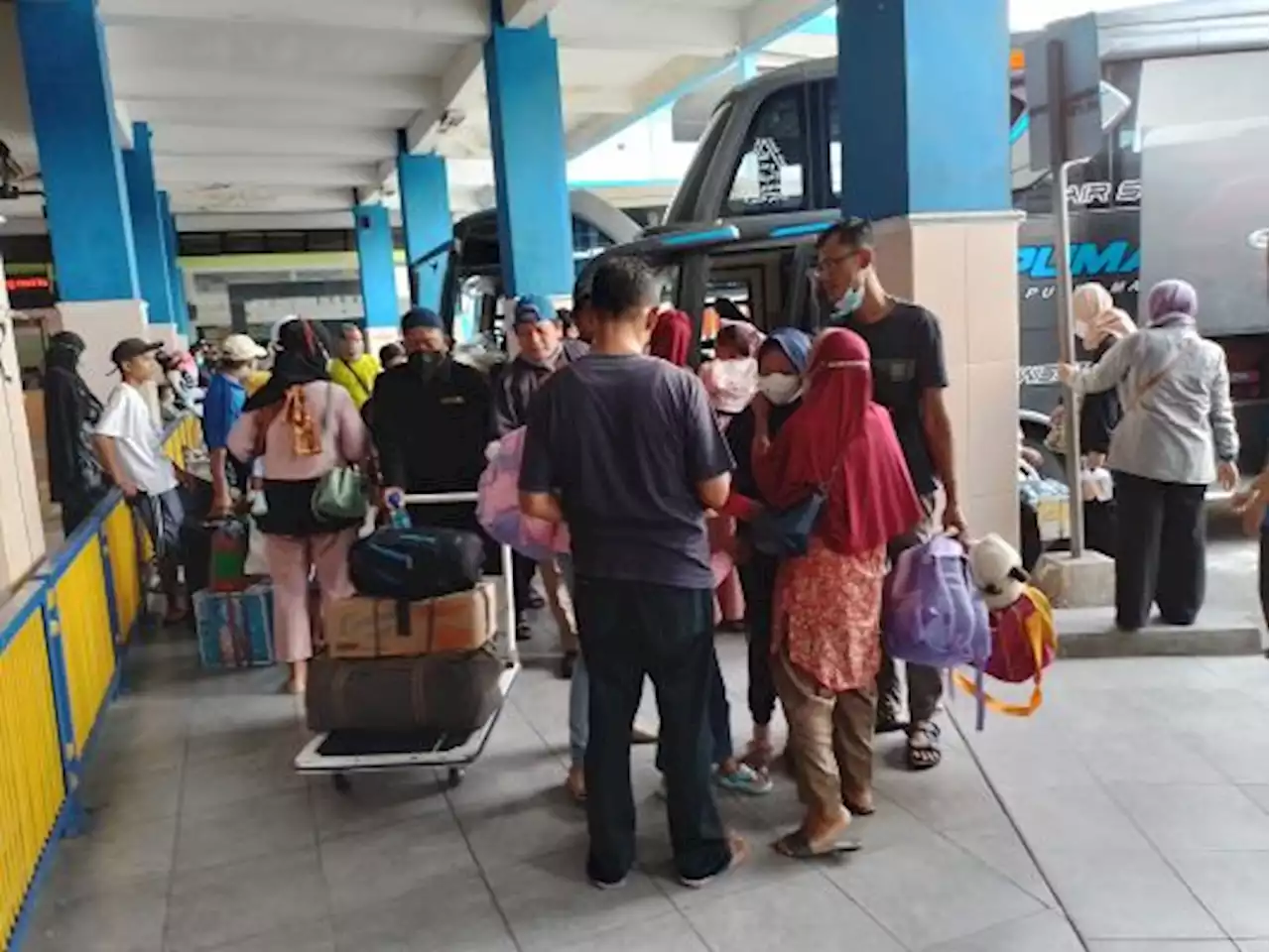 Arus Balik di Terminal Klaten Padat, Tiket Bus Naik Dua Kali Lipat