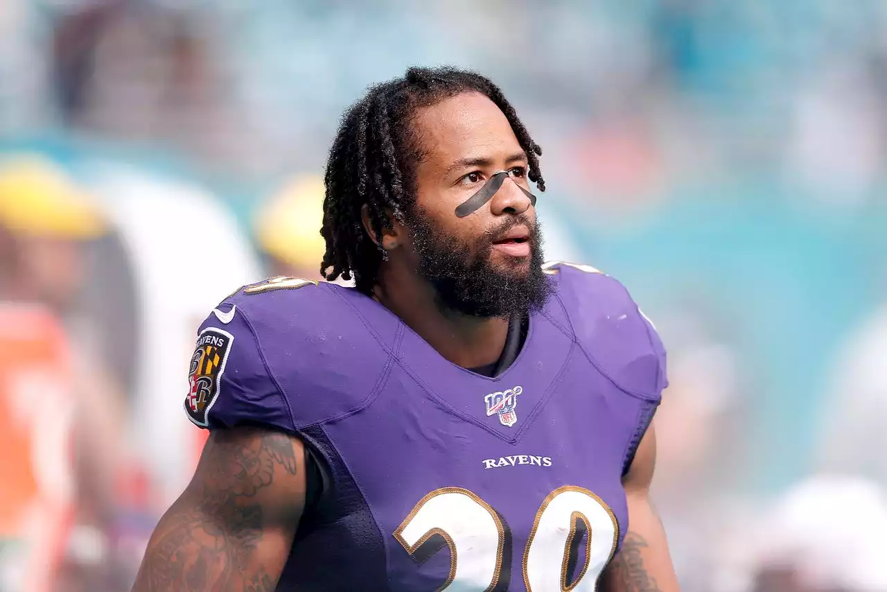 Felony arrest warrant issued for former Baltimore Ravens safety, NFL All-Pro