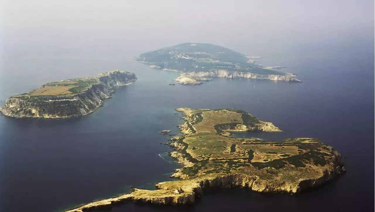 Tremiti, in affitto per vacanze esclusive la villa di Lucio Dalla. Ispirò 'Luna Matana' e 'Com'è profondo il mare'