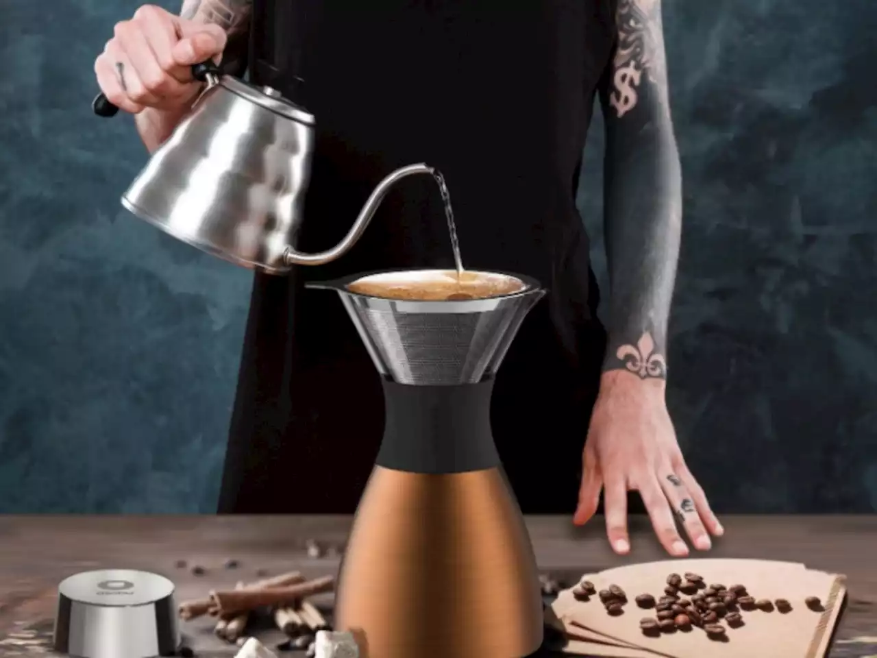 This Pour Over Coffee Maker Keeps Coffee Super Warm For Hours & Is Nearly 40% Off