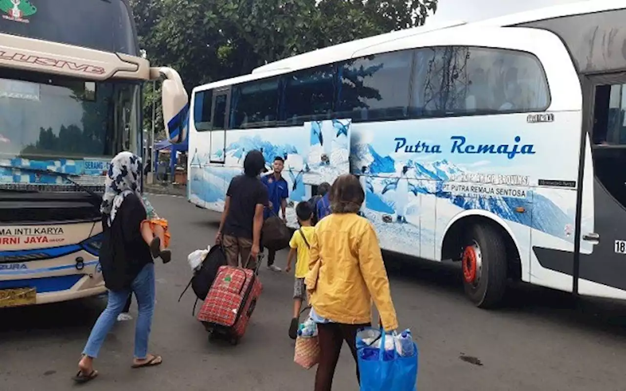 Terminal Jombor Sleman Dipadati Penumpang Arus Balik