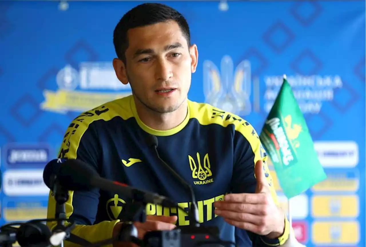 Soccer-Ukrainian soldiers have only one demand: 'Go to the World Cup' - Stepanenko