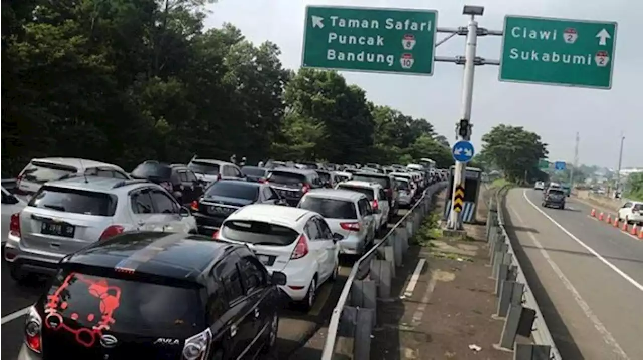 Di Sisa Hari Terakhir Libur, Kendaraan Menuju Puncak Menurun