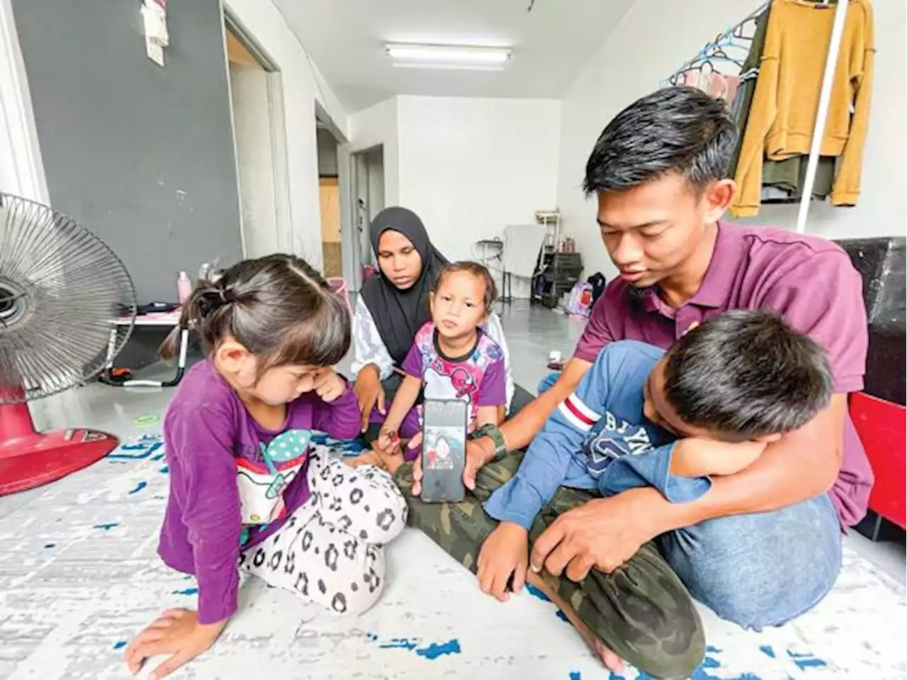 Tiga beradik hilang ibu di pagi Aidilfitri