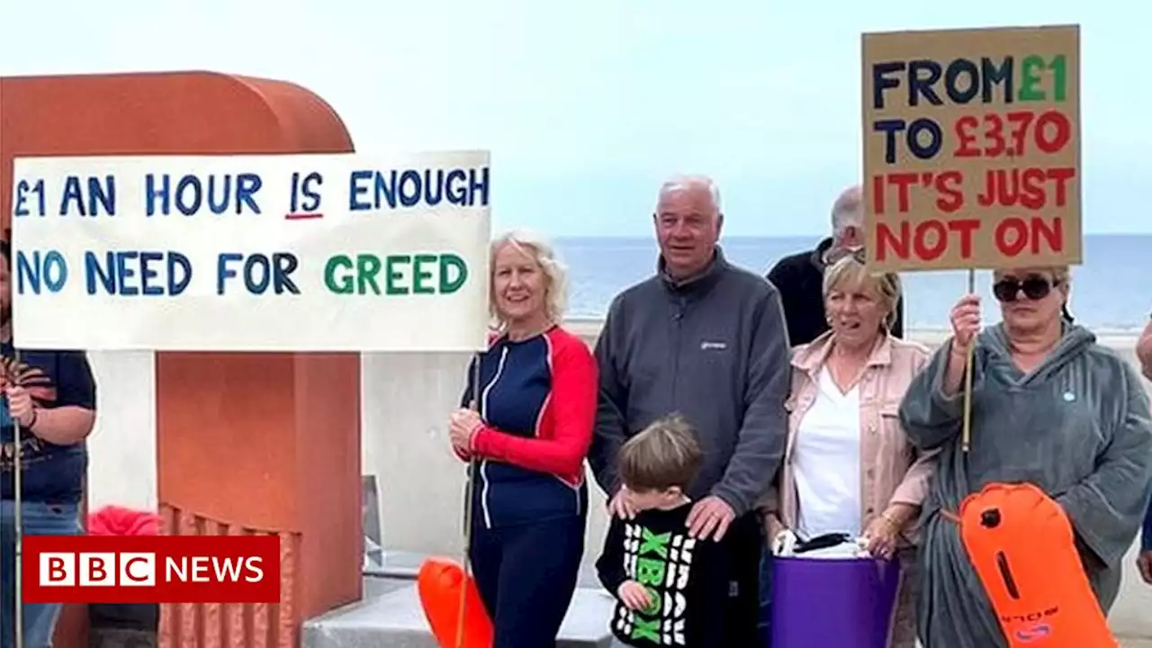 Colwyn Bay: Swimmers protest against parking price hike