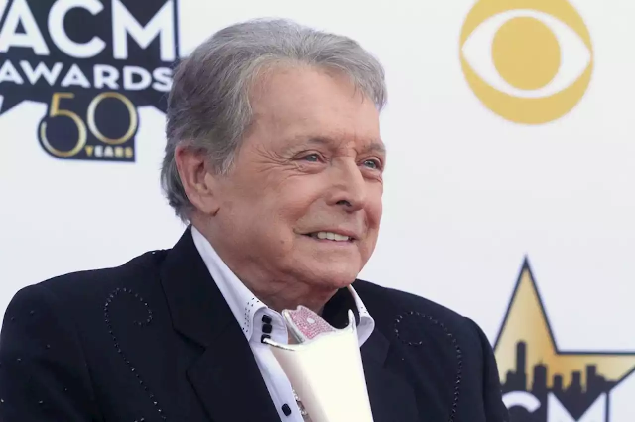 Mickey Gilley, country singer who helped inspire ‘Urban Cowboy,’ dies at 86