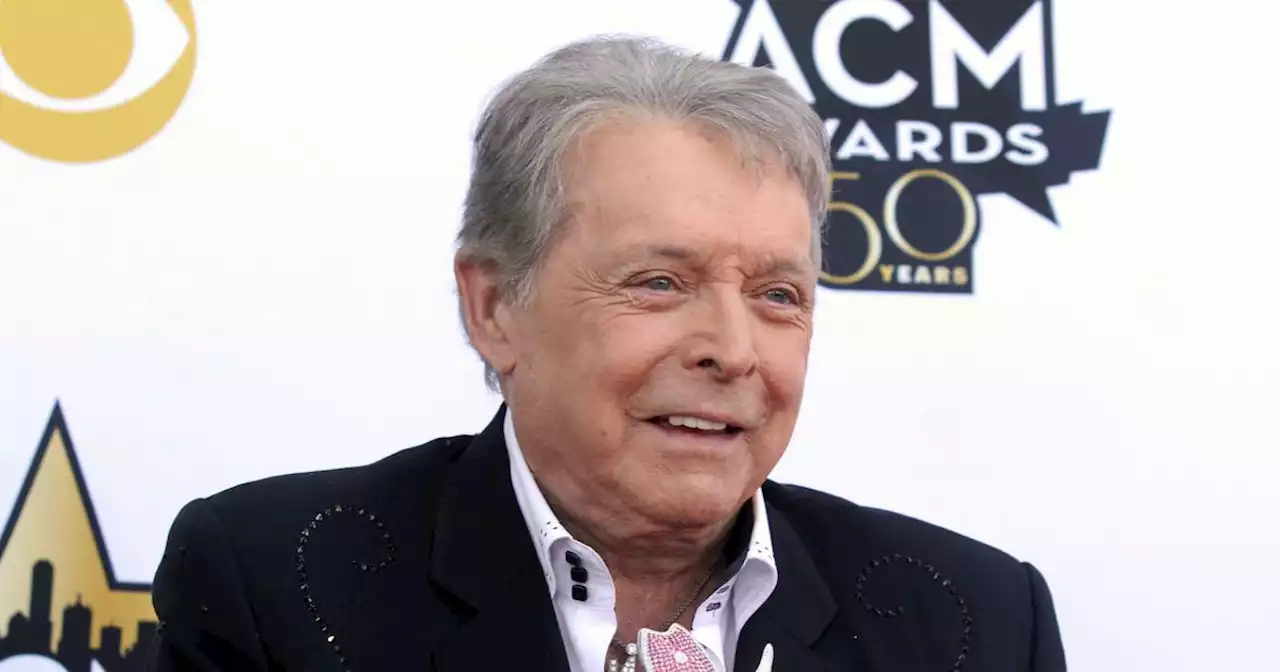 Mickey Gilley, whose Texas honky-tonk helped inspire ‘Urban Cowboy,’ dies at 86