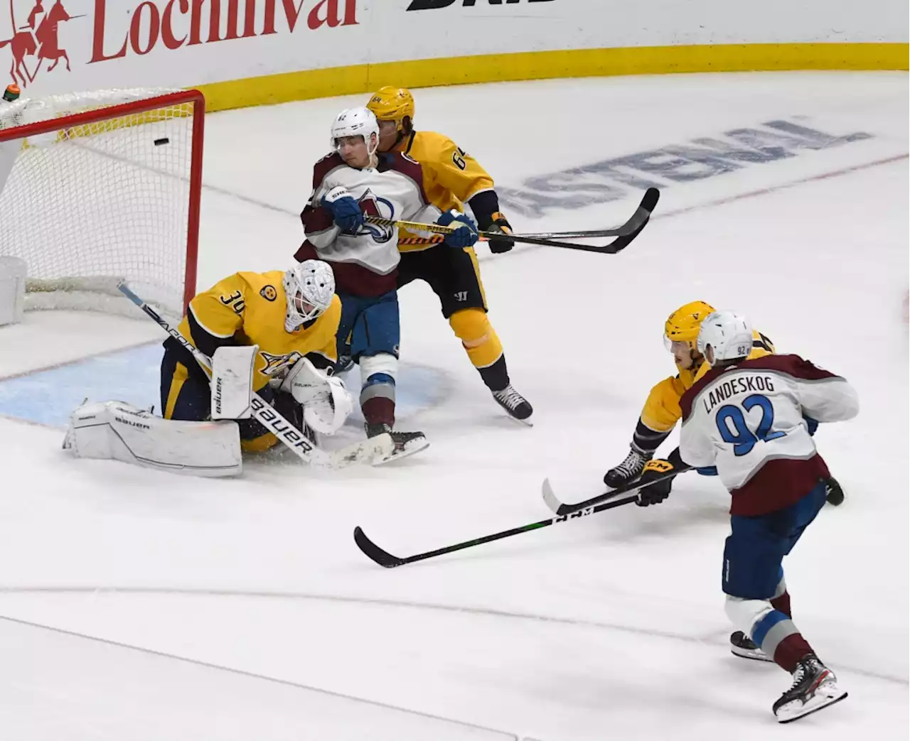 Avalanche scores four power-play goals to rout Nashville, take 3-0 series lead